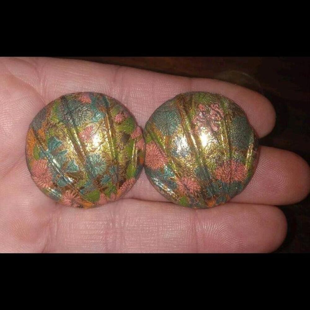 Vintage Floral Gold Tone Post Earrings.  Approx 1.5in. Possibly 80s